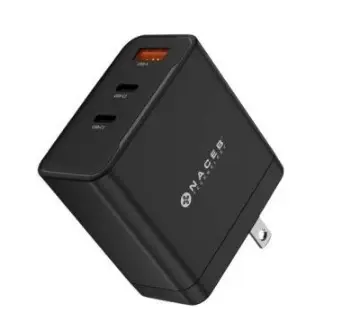 Cargador de pared Naceb Gan USB-A+ USB-C + USB-C de 65W modelo NA-0144